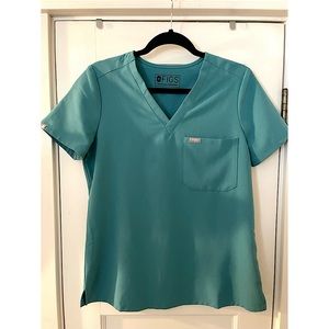 Figs Catarina - One Pocket Scrub Top